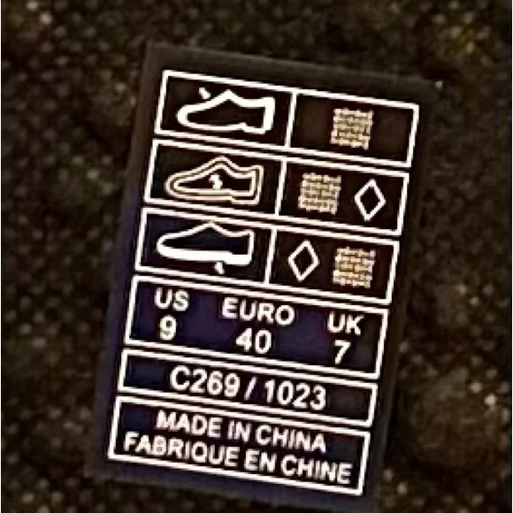 Rocket Dog’s Splash Slides - Picture 7 of 7